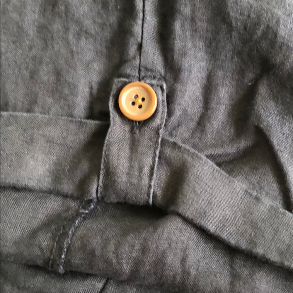 Jones New York Signature 100% Linen Roll-Tab Shorts- navy color- women’s size 8 - Picture 6 of 6